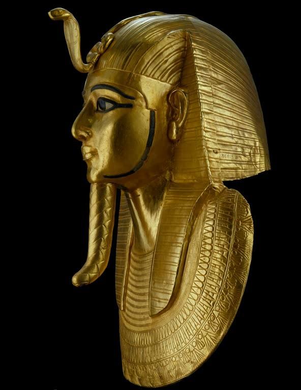 Masque funéraire en or de Psousennès Ier