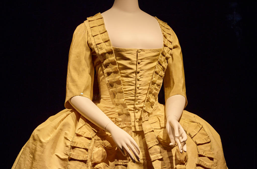 robe-a-la-francaise-arles-musee-mode-costume-collection-costa