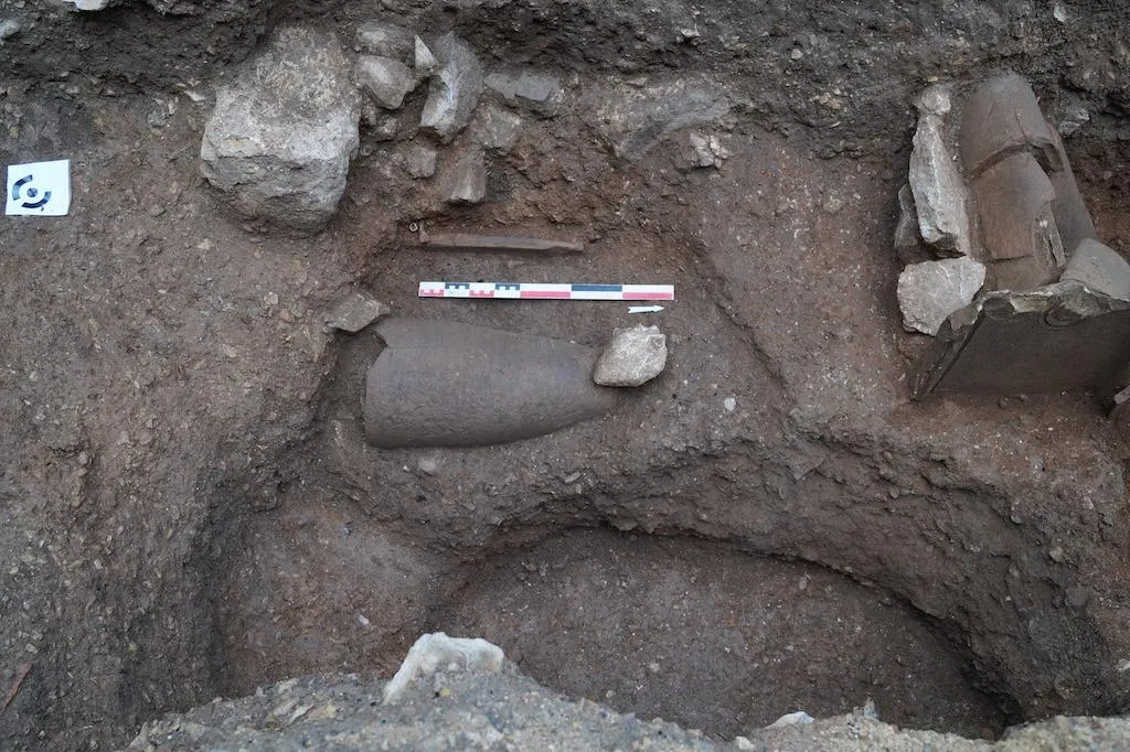 Des fouilles préventives dans le couvent royal de Saint-Maximin-la-Sainte-Baume ont révélé une partie de l'histoire de cet édifice exceptionnellement bien conservé : ici la nécropole en usage du IVe au VIe siècle.