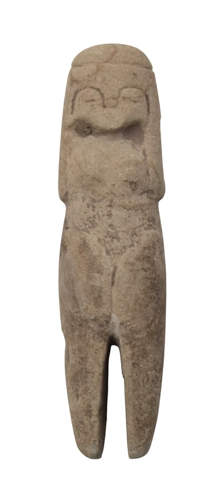 Exposition « Pre-hispanic ecuador », jusqu’au 29 mars 2026 au Musée Art & Histoire à Bruxelles : figurine féminine en pierre dite « vénus »