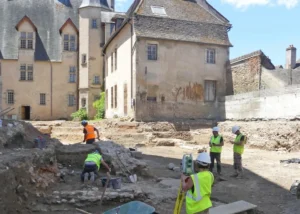 Archéologie préventive à l'occasion des travaux d'agrandissement du musée Rolin à Autun.