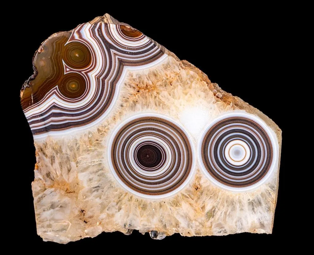 « Œil et binocle », agate œillée dans quartz, Uruguay