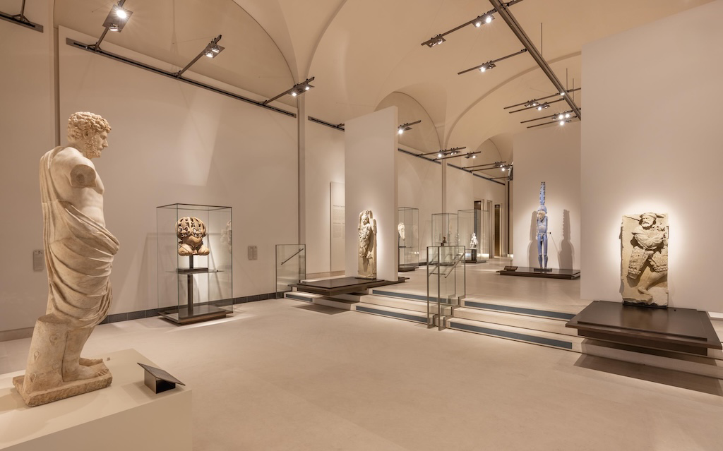 La nouvelle galerie des Cinq Continents au musée du Louvre