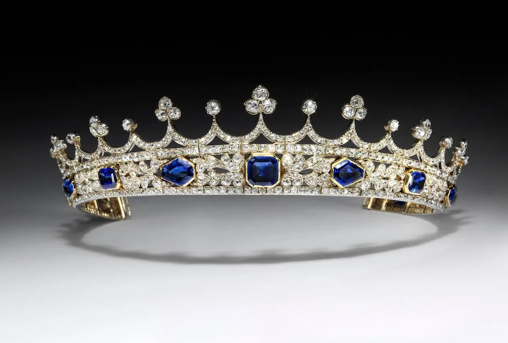 L’Hôtel de la Marine présente une éblouissante exposition qui réunit plus d’une centaine de parures étincelantes : ici la couronnette de la reine Victoria.