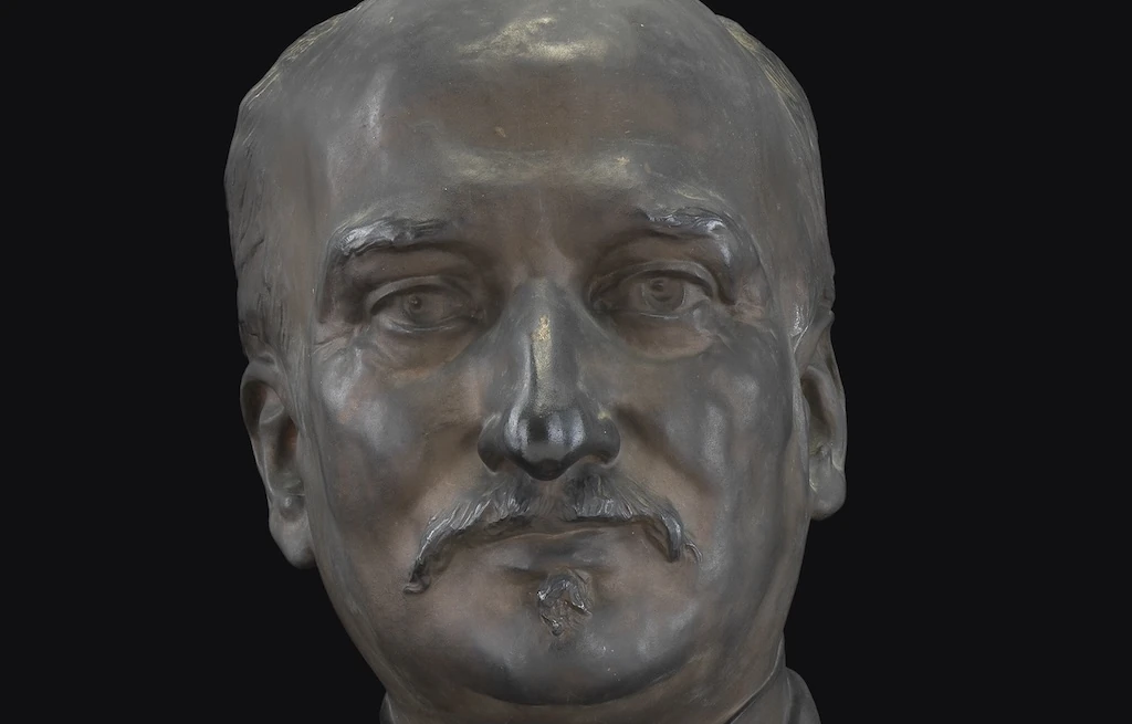 L'architecte Eugène Millet (1819-1879) a supervisé le chantier de restauration du château de Saint-Germain-en-Laye qui débute en 1862.