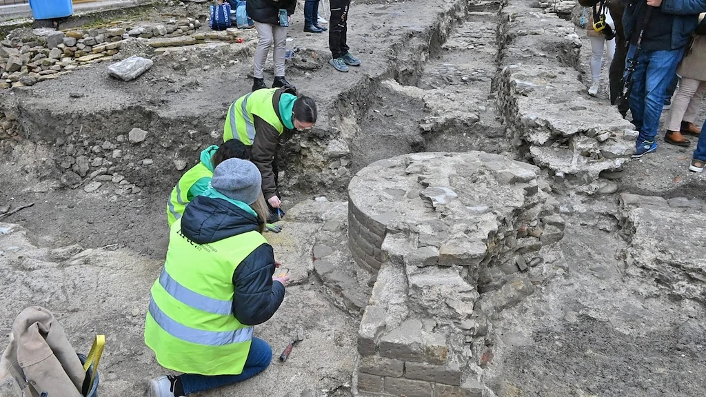 Les archéologues ont mis au jour les vestiges de la basilique construite par Vitruve à Fano en Italie.